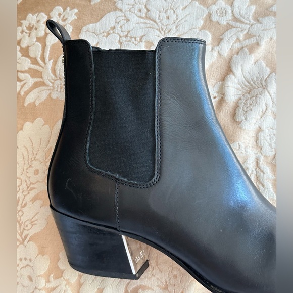 DKNY leather booties almond toe - Picture 5 of 13